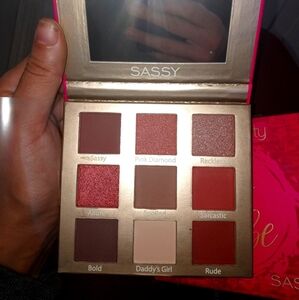 Trendbeauty boss babe sassy palette